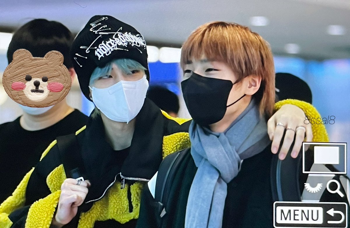 nishihwangs's tweet photo. the airport moment - with @yangzdaily 

cr. 8ssal8 (HJJI) https://t.co/c2S5qM0v4z