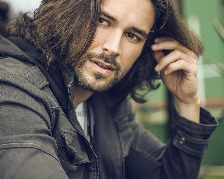 Letting my hair down back here. Adn the scotch is flowing. Tell em Jakey sent you.