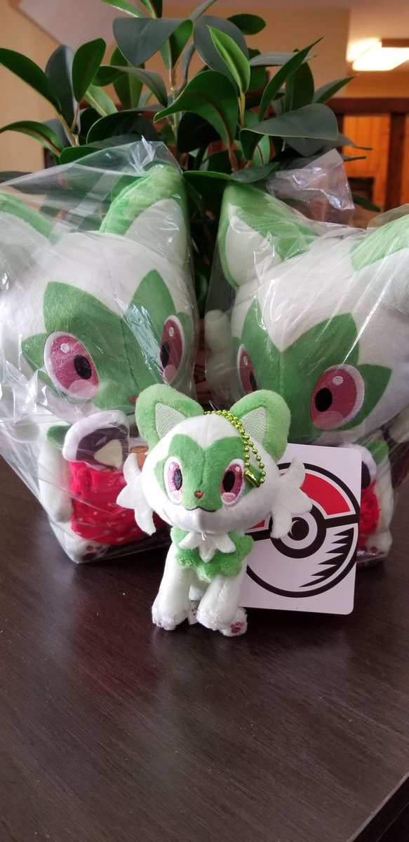 Hi guys! I'm gonna be doing a giveaway with <a href="/mecchaJP/">Meccha Japan</a>, an online store that sells products from major Japanese licenses like Pokemon! 

Follow both me and <a href="/mecchaJP/">Meccha Japan</a> and retweet this post to enter our giveaway for one of the sprigatito plushes shown! Thanks so much!💖💖💖