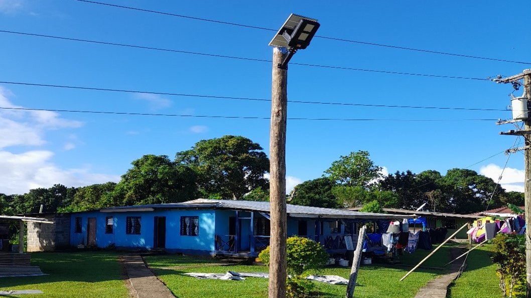 AusHCFJ's tweet photo. An 🇦🇺 grant given to Naivuruvuru Village Women's Club for #solar streetlights has benefited the subsistence based village in Verata. Because the paths are well lit, villagers can work longer hours on their farms, &amp; women &amp; girls feel safer walking through the village settlement. https://t.co/39jYueMDTq
