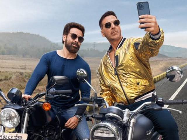 emraanhashmi's tweet photo. 💥Something is about to begin💥
and it’s just around the corner #Selfiee https://t.co/zDtiZlOiD3