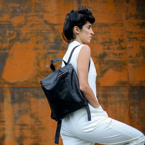 CyanBags's tweet image. Black Backpack Purse, Leather Backpack Women, etsy.me/3yBoMfC #leatherbackpack #smallbackpack #brownbackpack #leatherpurse @etsymktgtool