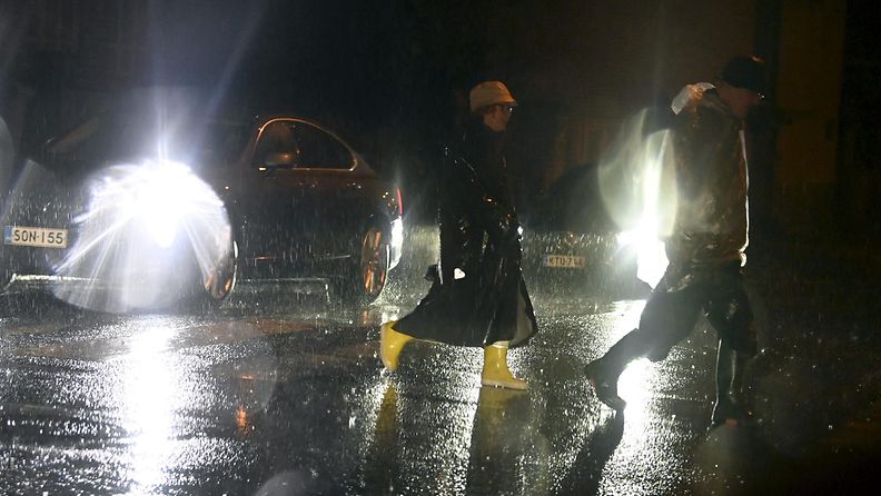 Lapissa ja idässä huonoa ajokeliä – etelässä ja lännessä tulvia ja liukkautta
mtvuutiset.fi/artikkeli/lapi…
#sää