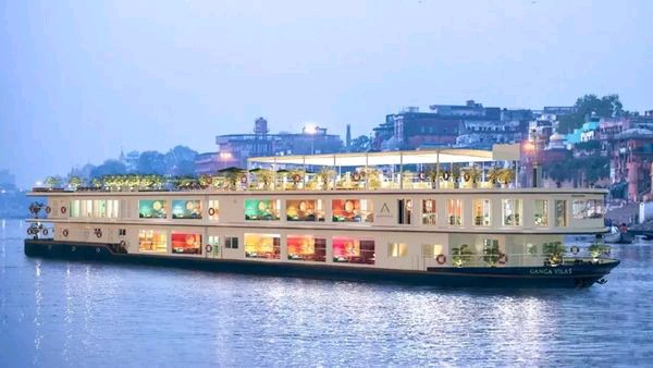traveldoxy's tweet photo. ‘World’s longest cruise’ Ganga Vilas set to sail tomorrow

Read More: https://t.co/ikniQL8dds https://t.co/AoHE4abjuf