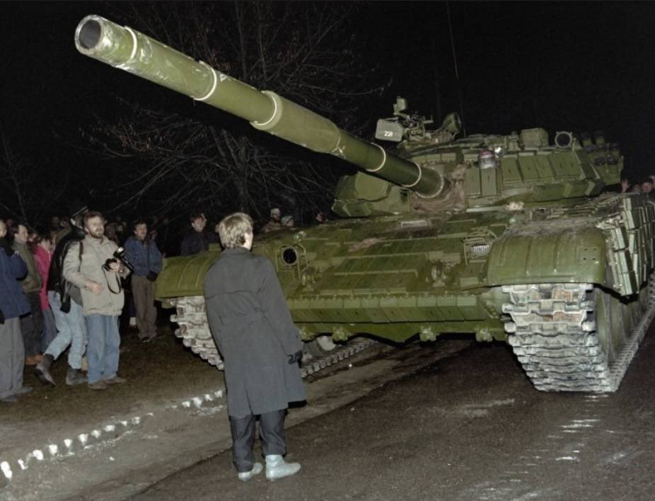 Those antique soviet tanks being deployed in Ukraine were also deployed in our capital city 32 years ago to crush our independence.
We still remember the sound of the engines. We will never forget the victims.
We stood firm and we won our freedom. Ukrainians will do the same.
