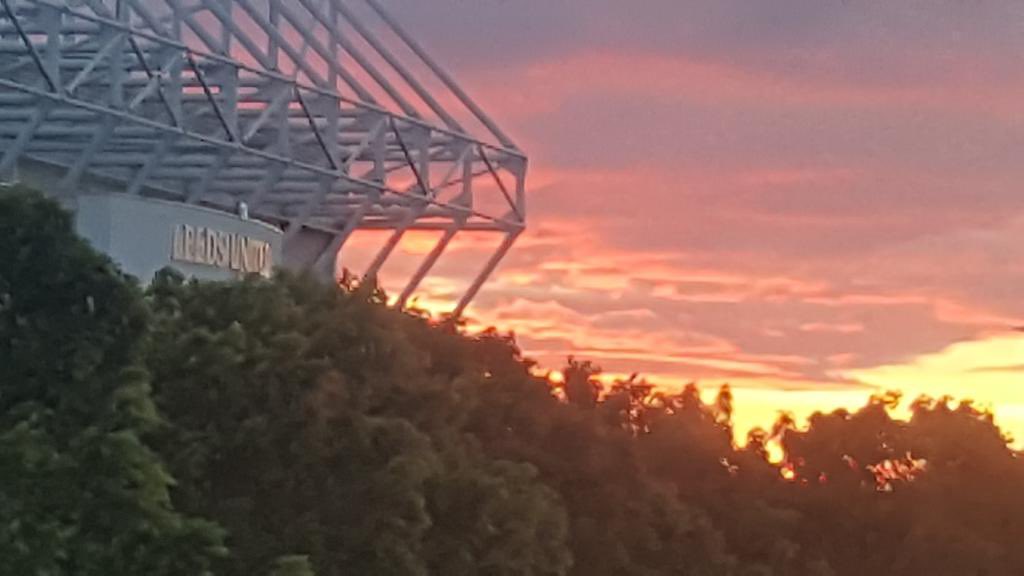 LUFC_SCULPT's tweet image. 💛💙 Welcome to Gods country and the Church Georginio Rutter looking good lad #LUFC #mot #GeorginioRutter