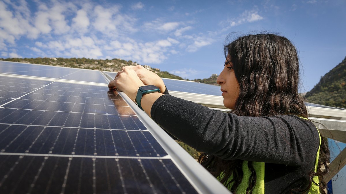 UNDP Lebanon (@undp_lebanon) on Twitter photo #WomenCan do it all!
To support integration into non-traditional roles, #UNDP w/<a href="/CanadaLebanon/">Canada in Lebanon</a> are ↗️#women’s capacities & broadening their skillset thru trainings in #RenewableEnergy solutions.
In 2022, 1⃣3⃣9⃣women in #Lebanon learned Solar PV installation & maintenance. #WomenCan do it all!
To support integration into non-traditional roles, #UNDP w/<a href="/CanadaLebanon/">Canada in Lebanon</a> are ↗️#women’s capacities & broadening their skillset thru trainings in #RenewableEnergy solutions.
In 2022, 1⃣3⃣9⃣women in #Lebanon learned Solar PV installation & maintenance.