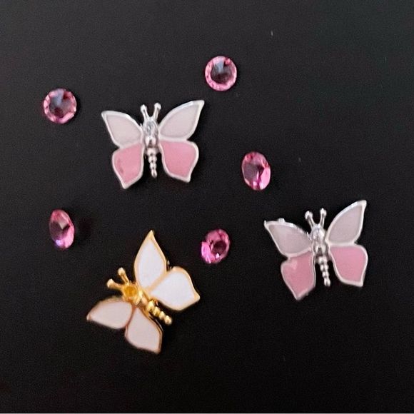 bigmg41's tweet photo. So good I had to share! Check out all the items I'm loving on @Poshmarkapp #poshmark #fashion #style #shopmycloset #origamiowl: https://t.co/coGI7y2Jn4 https://t.co/xUUZuyIyG3
