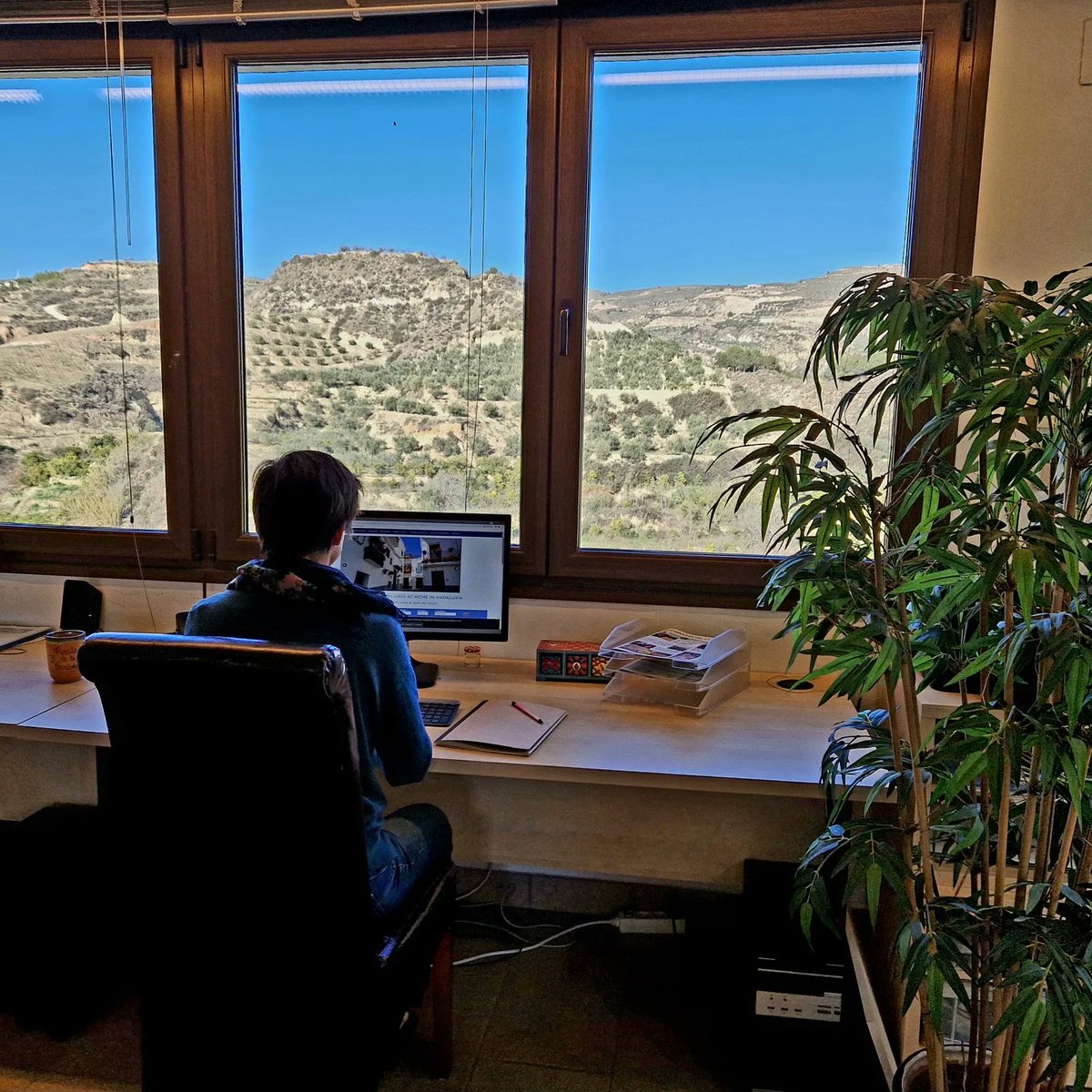 ValledeLecrin's tweet photo. #newpost: New digital nomad visa means 2023 could be your year for that permanent move to Spain!  
Find out all you need to know on our blog.
https://t.co/MwNgiv1XIb 
.
#spanishproperty #LecrinValley #Granada #Andalucia #ValledeLecrin #Spain #digitalnomadvisaspain https://t.co/86UkCFr5lK