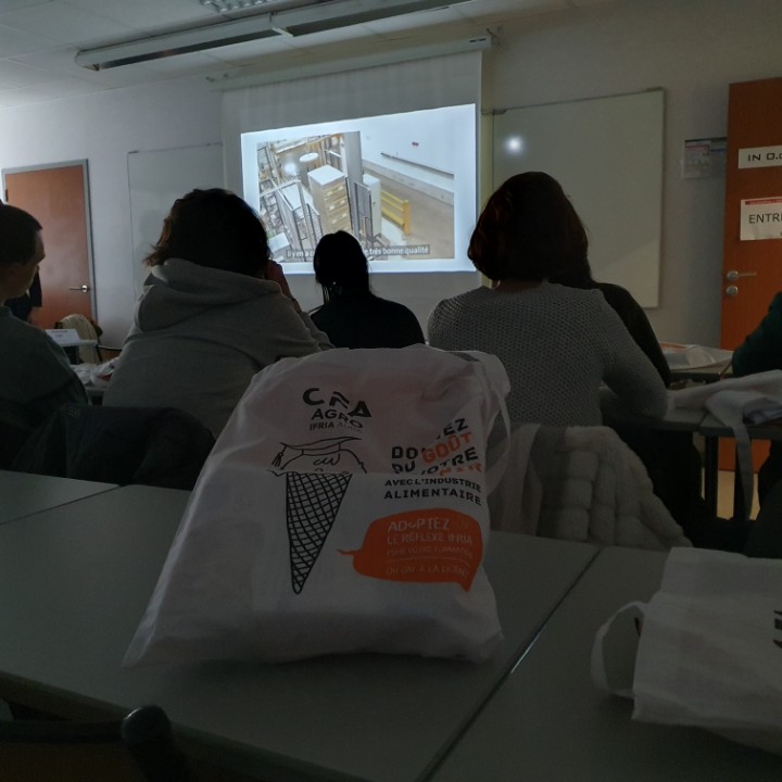 IUTLyon1's tweet photo. Forum entreprises ce matin sur le site de #BourgEnBresse pour le dpts  #GB 
 : Simulation d'entretiens, échanges avec des entreprise et présentation de l'alternance par #IFRIA-AURA https://t.co/guqjPl2L9E