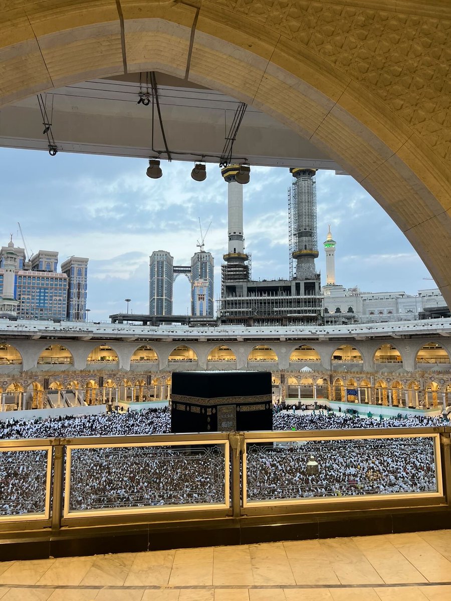 ptbuz's tweet photo. "أسأل الله أن يطرأ على حياتنا التغيّر الذي يطرأ على أرضٍ جافه غشاها مطر". https://t.co/ldvMlyjuLy