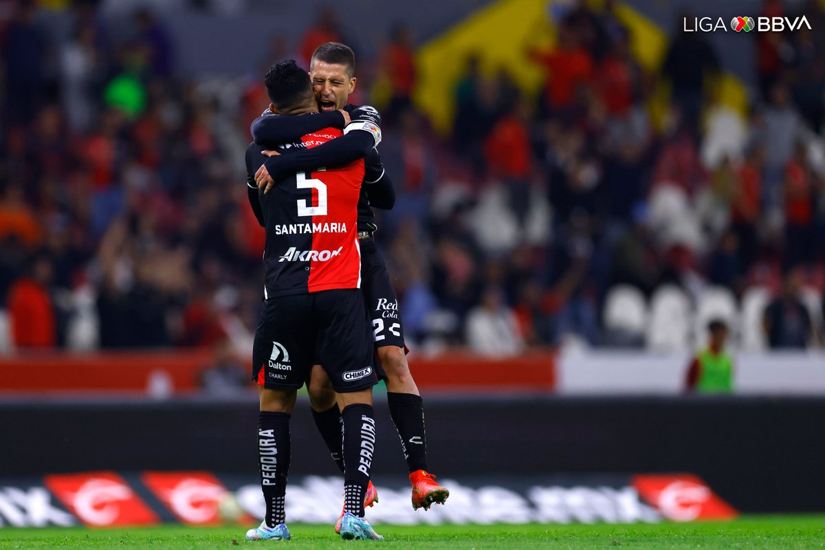 🫂 ¡Abrazo de la victoria! 🙌

#LigaBBVAMX ⚽ #Clausura2023