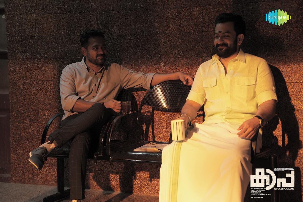YoodleeFilms's tweet photo. Behind The Scenes Of The A-Team🔥

#Kaapa Running Successfully Worldwide! 

@PrithviOfficial #ShajiKailas @Aparnabala2 #AsifAli #AnnaBen #jomontjohn #JinuVAbhraham #dolwinkuriakose #dileesh  #dawnvincent @saregamaglobal @saregamasouth #Theatreofdreams @poffactio https://t.co/LO3wNCp2TD