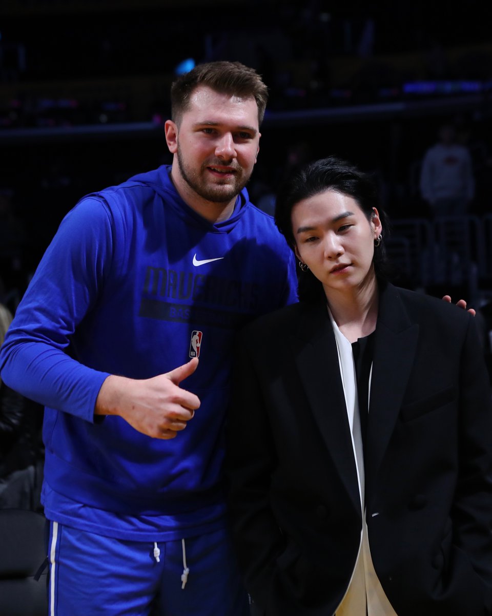 NBA_AU's tweet photo. 📸 @luka7doncic x SUGA 

#NBACelebRow | @bts_bighit https://t.co/n8oidyvSPz