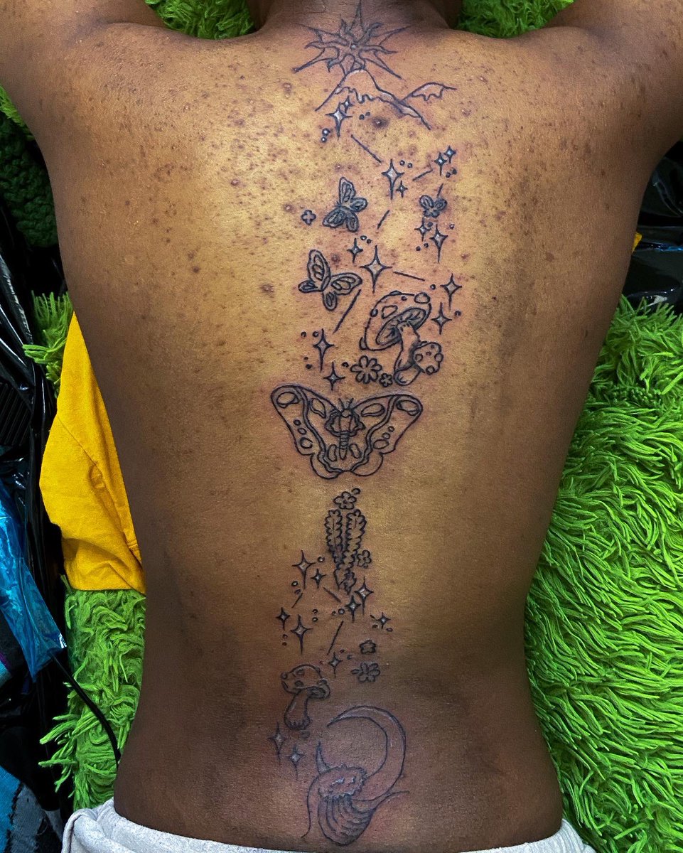 I did this tattoo to cover some bacne scars, so happy with how it came out  #backtattoo #backtattooforgirl #tiktoktattoo #tattootiktok #finelinetattoo, image size:961x1200