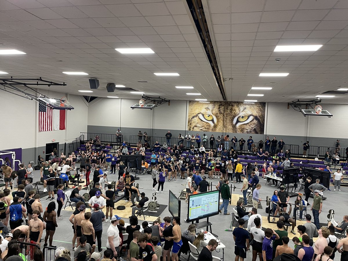 HvillePwrLift's tweet photo. WE’RE ROCKING AND ROLLING DOWN HERE IN THE PINEY WOODS! 🌲 #HallsvilleInvitational #DONTSeekComfort #BobcatTough ⚒️ https://t.co/l5hQ0FhdUU
