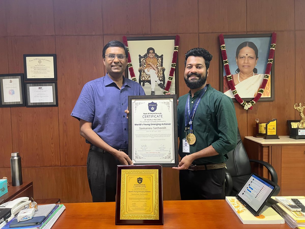 samaneu's tweet photo. Thank you RVS Group of Institutions!

#samaneusatheesh #worldrecord #digitalmarketing #socialmedia #samaneu #rvsgroup #Influencer https://t.co/iFpFut7J9Q