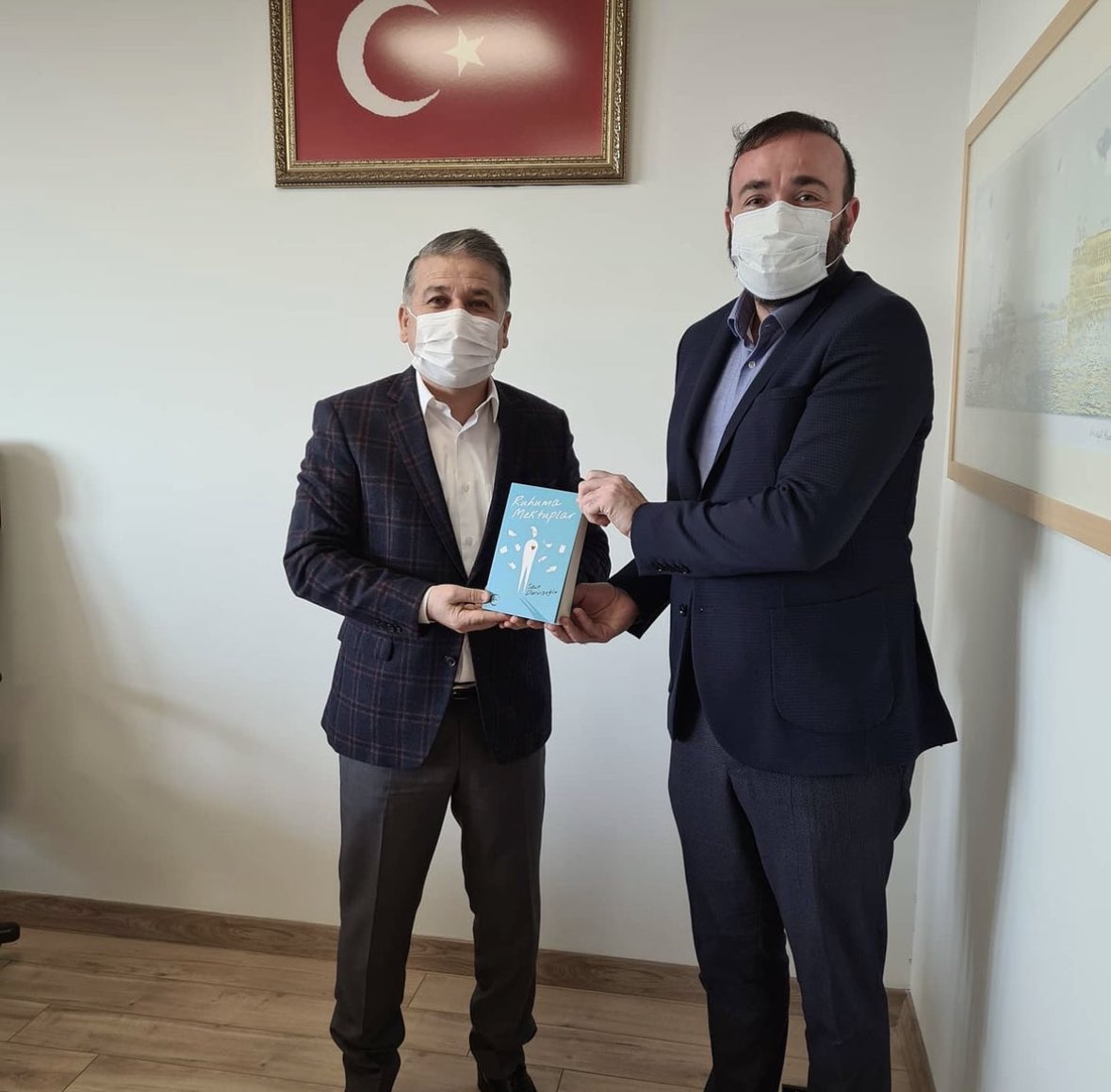 Mersin Üniversitesi Rektörlüğüne atanan Prof. Dr. Erol Yaşar hocamızı tebrik ediyoruz. Mersin’imize hayırlı uğurlu olsun.

<a href="/SaitDervisoglu/">Sait Dervişoğlu Official</a> 

#ErolYaşar #rektör #mersinuniversitesi #mersin #üniversite #hayırlıolsu #saitdervişoğluofficial #saitdervişoğluofficial