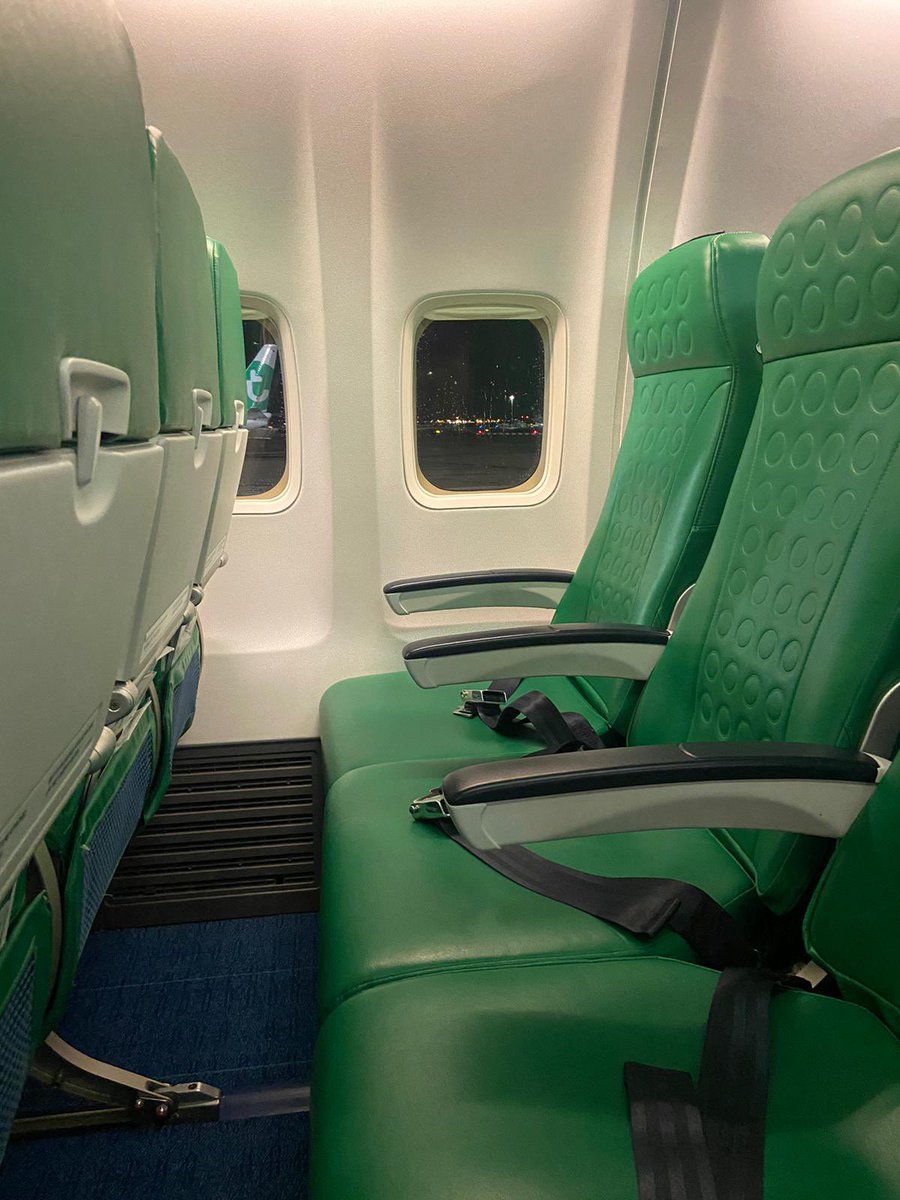 Pour aller faire un constat, nous utilisons une voiture, ou une moto
Parfois, nous y allons à pieds ou à vélo, voire en trottinette… il nous est arrivé de prendre le train et le TGV.
Aujourd’hui, nous prenons place sur un vol au départ de Paris
#huissier #toujoursplusloin