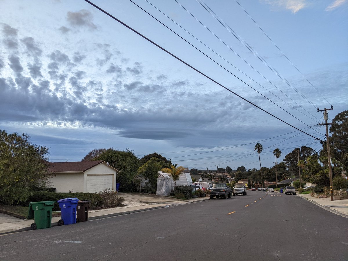 The calm and a bit scary looking sky before our next set of storms. @DrewTumaABC7 What kind of cloud is the space ship looking one? #bayareastorm #clouds #calmbeforerhestorm #pinoleCA