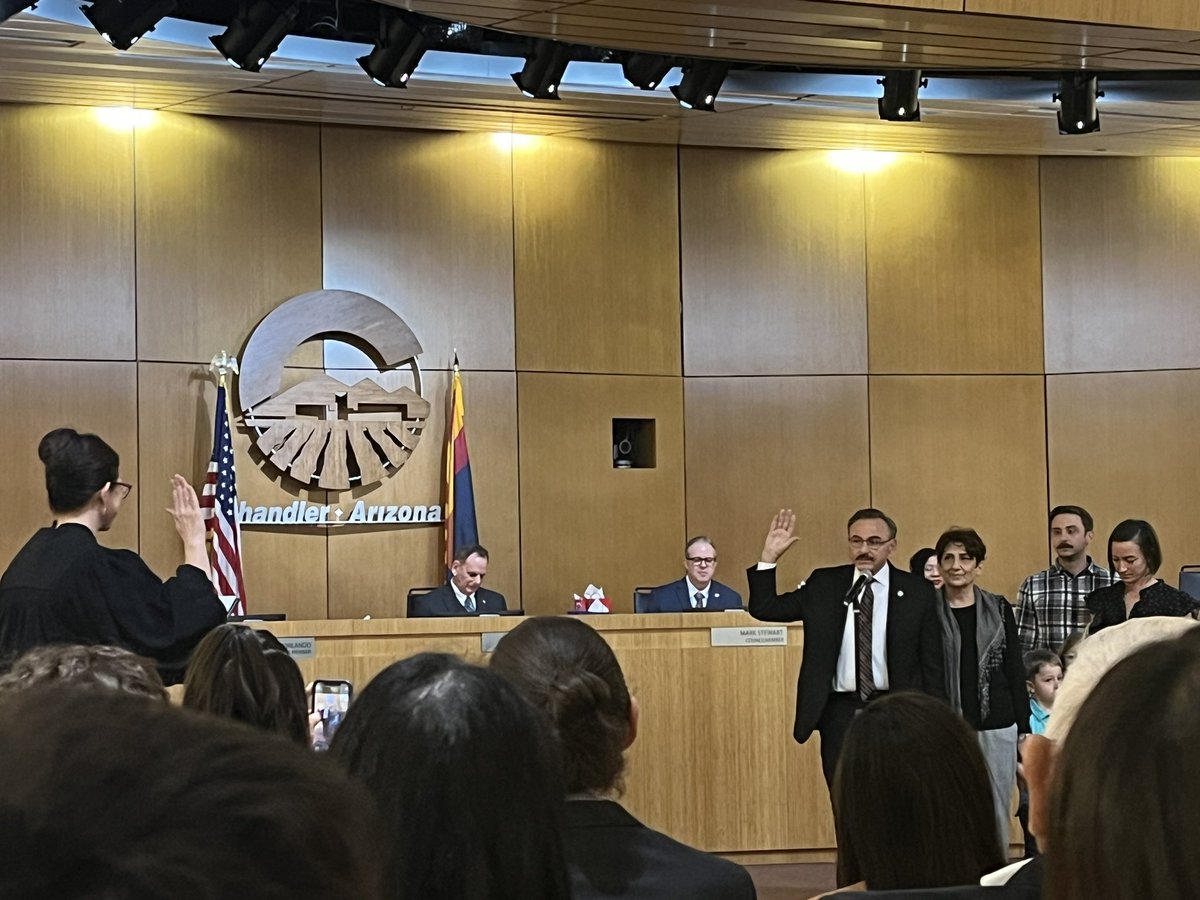 So amazing to see these three get sworn in today. 

Chandler is so lucky to have @Angel4Chandler, Matt Orlando, and @JanePoston!