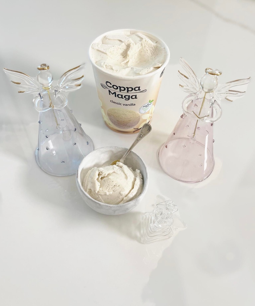 👑 This month we are inspired by the queen of all ice cream flavours: the Classic Vanilla🍨. 

Get you monthly supply at the link in bio. 
🛒 Delivered to your door throughout the UK 🥳

#vanillaicecream #nosugar #healthy #icecream #healthyindulgence #eatgoodfeelgood