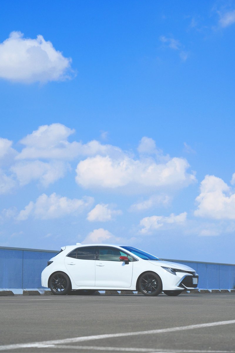 tomo23200's tweet photo. 空とカロスポ
#これを見た人は愛車の背景が空の画像を貼れ
#corollahatch #corollahatchback
#corollasport #corolla #toyota #japanesecar #toyotagram #カローラスポーツ #カローラ #トヨタ #carphotographer #carphotography #被写体募集 #カメラ好きと繋がりたい #福岡 https://t.co/tjVj4cvjUc