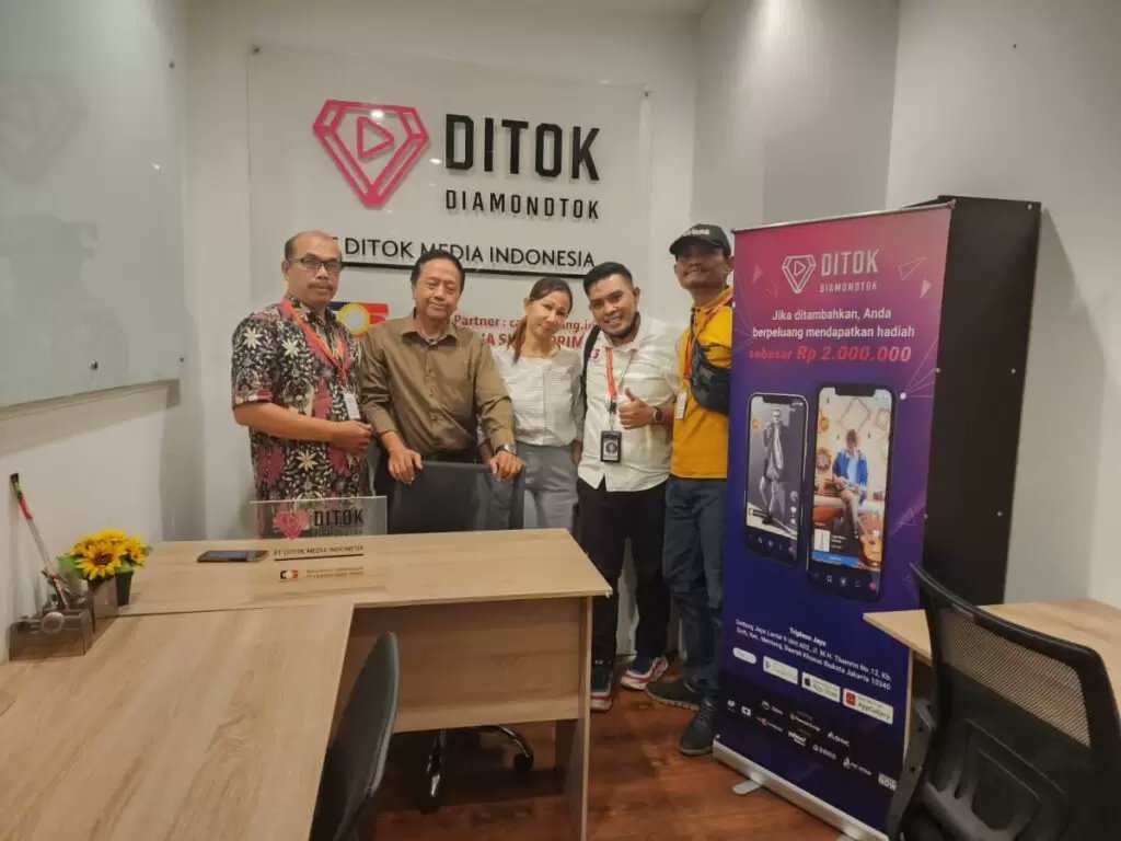DiamondDitok's tweet photo. We're delightful to announce the opening of our new office located in Indonesia, Jakarta. 👏👏👏
https://t.co/IKmw93uQGa
#diamondtok #Ditok #indonesia #Cahayasiang #web3 #SocialFi #blockchain https://t.co/owQomaWTvK