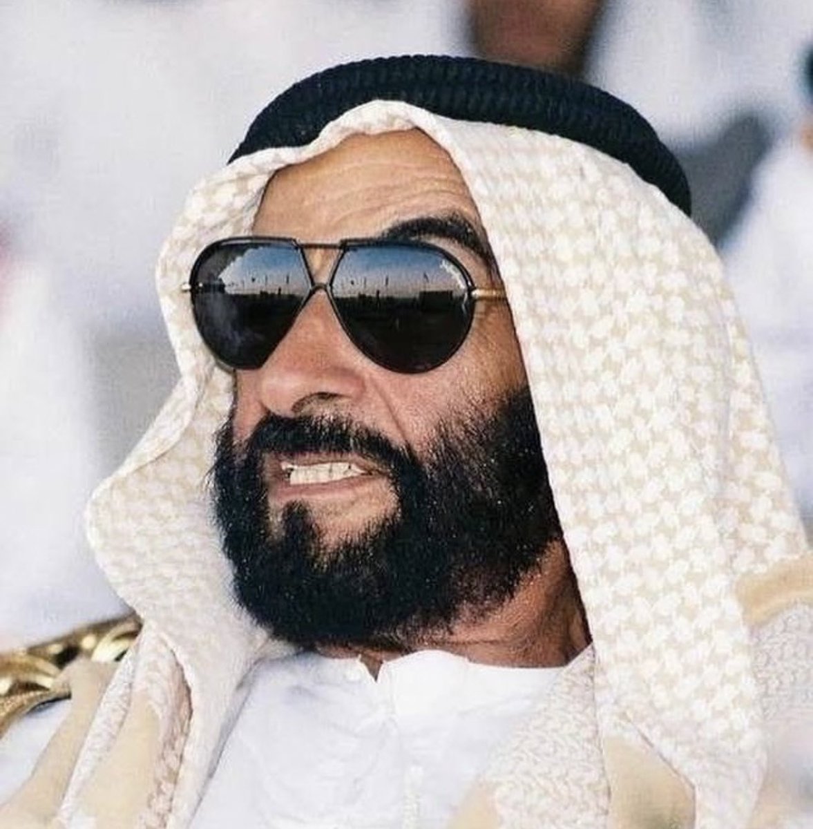 #يوم_الجمعة 

• اللهم ارحم الشيخ #زايد_بن_سلطان واجعل الريان بابه والكوثر شرابه والفردوس ثوابه .

• اللهم ارحم الشيخ #خليفة_بن_زايد واغفر له واسكنه في جنة الفردوس مع الصديقين والابرار والصالحين ..