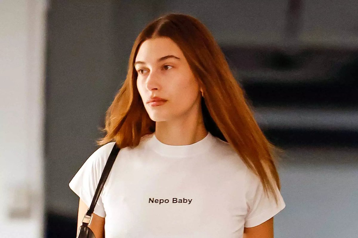 En lille 🧵 om fænemenet nepo baby (forkortelse af nepotism baby). At berømtheders børn ofte også bliver berømtheder.

Hvorfor vækker dette nu opsigt?

1) Det understreger at penge og prestige ikke tildeles efter meritter
2) Det viser at store dele af eliten lever i en osteklokke