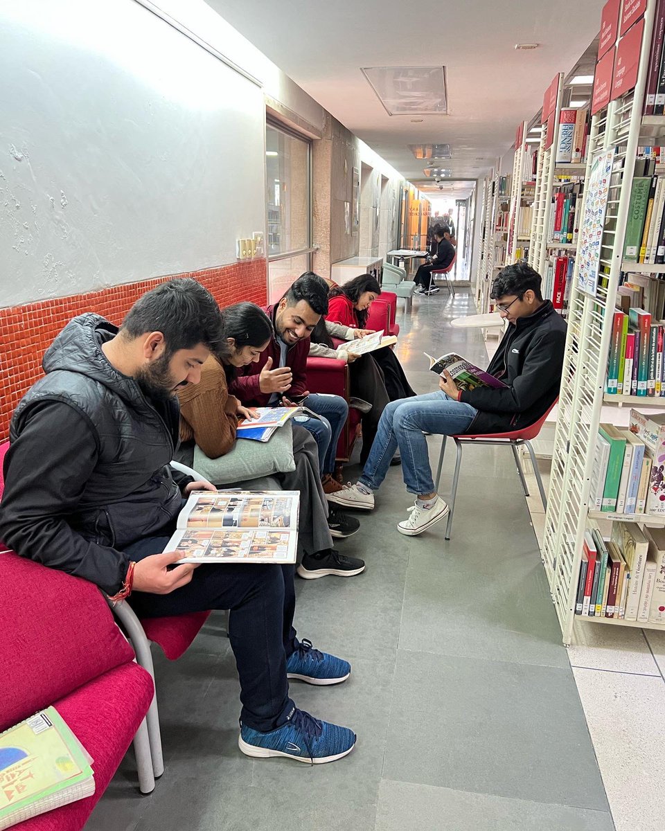 alliancefrdelhi's tweet photo. First day of #SpringSession 2023 🇫🇷
Welcome students! We are excited to have you join us on this learning 📝journey of #French language.
#Students #welcome2023 #AllianceFrancaisedeDelhi #FrenchStudents #bestfrenchschool #Afdelhi https://t.co/aLkb3QQanz