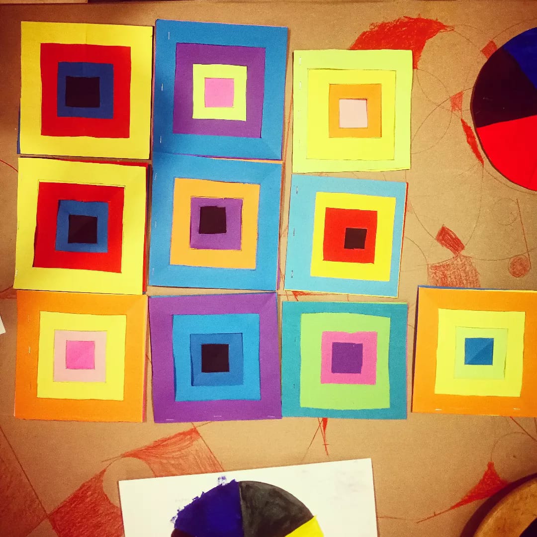 Maushaus_Arq's tweet photo. Color bauhausler!! #arkitekturalaborategia @eai_iae_ #johannesitten #joshephalbers #ludwighirschfeldmack #mezclasdecolor #ruedasdecolor #primarios #secundarios #terciarios #peonzas #color #energia #radiacion
#complementarios #teoriadecolor #contraste #armonia https://t.co/Yfhvw7WaHi