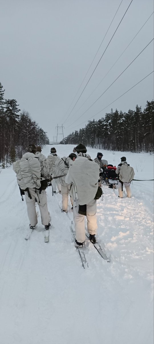 So interresting to visit the Jaeger brigade in Lapland ! Difficult environment, bad weather, but good experience for the French officers to perform the Winter combat course ! #jääkäriprikaati