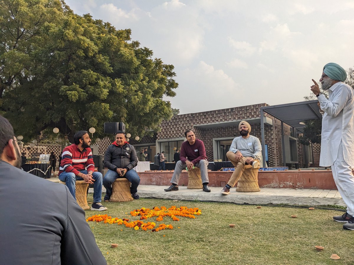 ankijain21's tweet photo. Had a wonderful day in #FullStackWinHud23
Thanks @GulatiSinghJ for this Pre Lohri huddle. It was great to hear from @BKartRed @thefaadguy @brijbhasin
@vinaykrsinghal @a1purva @sharads @sanjeevsanyal
Loved the overall vibe and Makke di roti. 💯🚀🇮🇳 https://t.co/W7swA4epvE