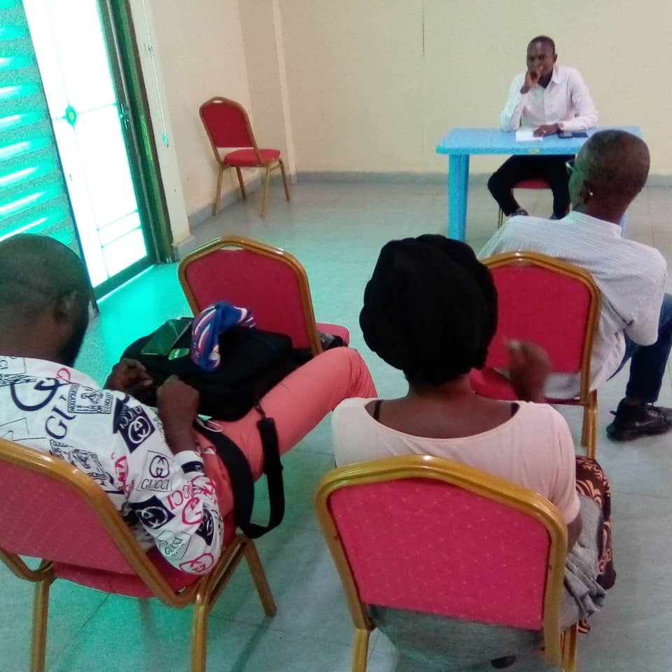 fiston_ngwala's tweet photo. #Rdc #kinshasa #CentreDeRechercheEnSciencesHumaines #Cresh Réunion de la section Relations Internationales sous la conduite du chef de section a.i @fiston_ngwala
#MinistereDeLaRechercheScientifiqueEtInnovationTechnologie https://t.co/H01zLyOH4g