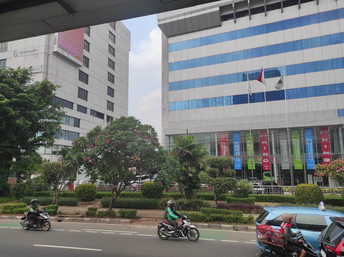 6Physical's tweet image. 200m dari St Cawang