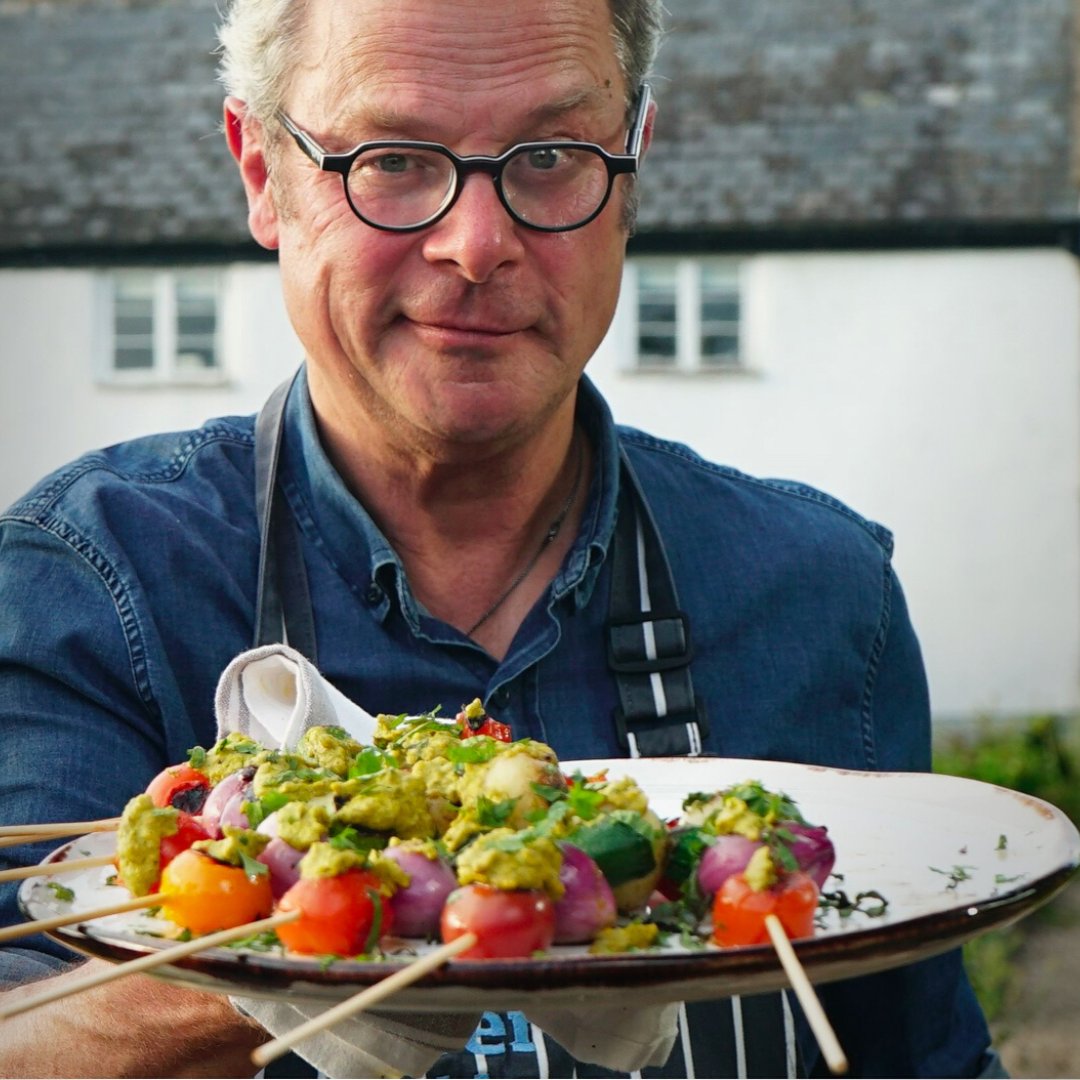 LWE_Hub's tweet photo. Love veg? Join Hugh Fearnley-Whittingstall from the @rivercottage kitchen and gardens and learn how to take your veg dishes to the next level.
🥕https://t.co/ggPIqiVDKz
#veg #muchmoreveg #rivercottage #learningwithexperts #veganuary #foodiefriday https://t.co/uggae3MZu7