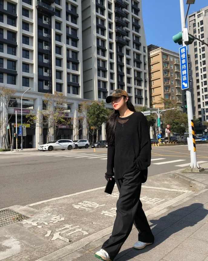 IreneLe64629830's tweet photo. 🔜https://t.co/00hCJDg3jO
[#whee_inthemood]
#날씨 #좋다!내일 공연때 봐요 #무무들🌞
#nice #weather!See you #concert tomorrow, #moomoo
 
#lucky #muse #charm #goddess #star #fairy
#GORGEOUS my #Queen #정휘인
#퀸 #JungWheein #Whee_In #輝人 #フィイン #丁輝人 
#마마무 #MAMAMOO #THEL1VE https://t.co/BQhwQhzRIU