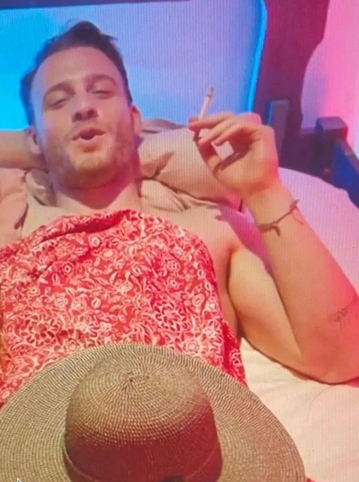 GloriaTorte's tweet photo. Goooooodddd mooorniiiiinggg wooooorllldddd ☀️🌈

It's Friday, the weekend is coming! Are we ready to relax a bit? 😎💪🤘
#KeremBürsin https://t.co/aYNOqcx9Ez