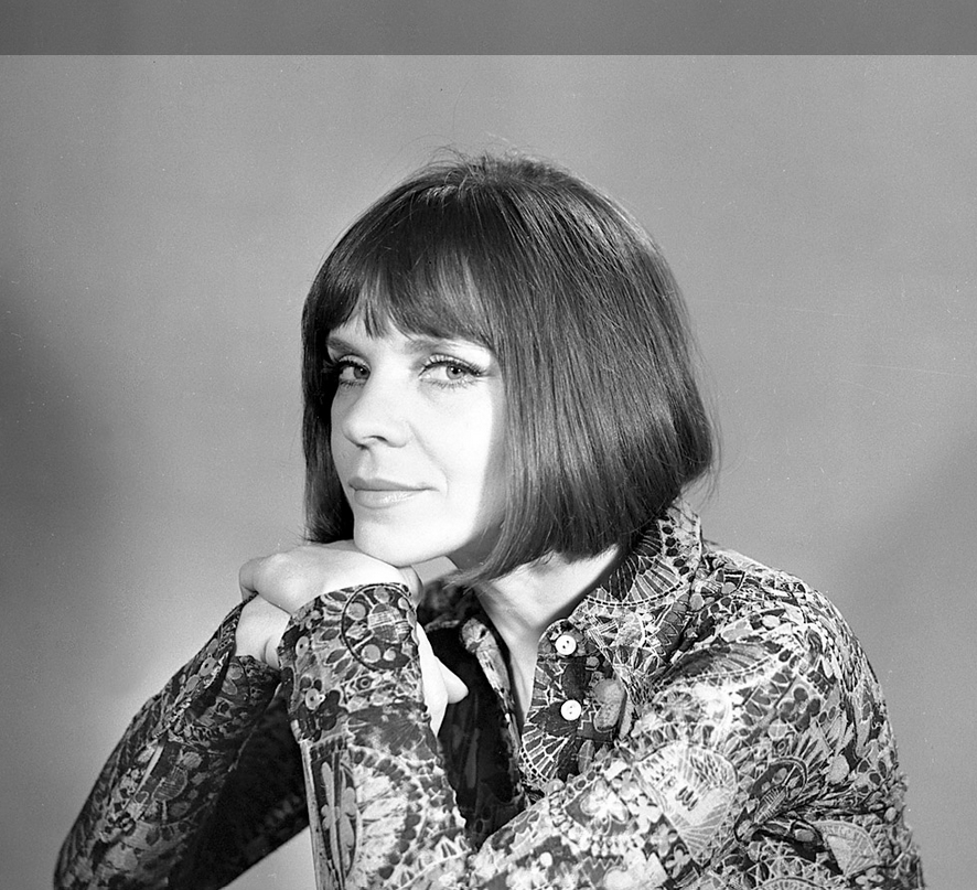 RadioTiranaPL's tweet photo. Sława Przybylska właśc. Stanisława Przybylska-Krzyżanowska ur. 2 listopada 1932 r. w Międzyrzeczu Podlaskim, znana z takich przebojów jak: "Uliczka w Barcelonie", "Pamiętasz była jesień". #MuzykawPRL. https://t.co/VJMIog3C6b