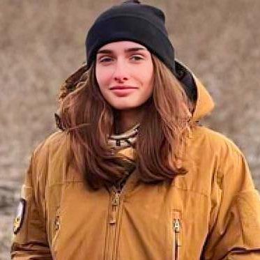 fpetitAN's tweet photo. La guerre a un visage de femme.

Tetyana Volodymyrivna Matsiyevska, sergent junior ukrainienne, tuée par un drone russe sur la ligne de front à Bakhmout. Elle avait 21 ans. 

Ne l’oublions pas. https://t.co/T4KaUDYRUG