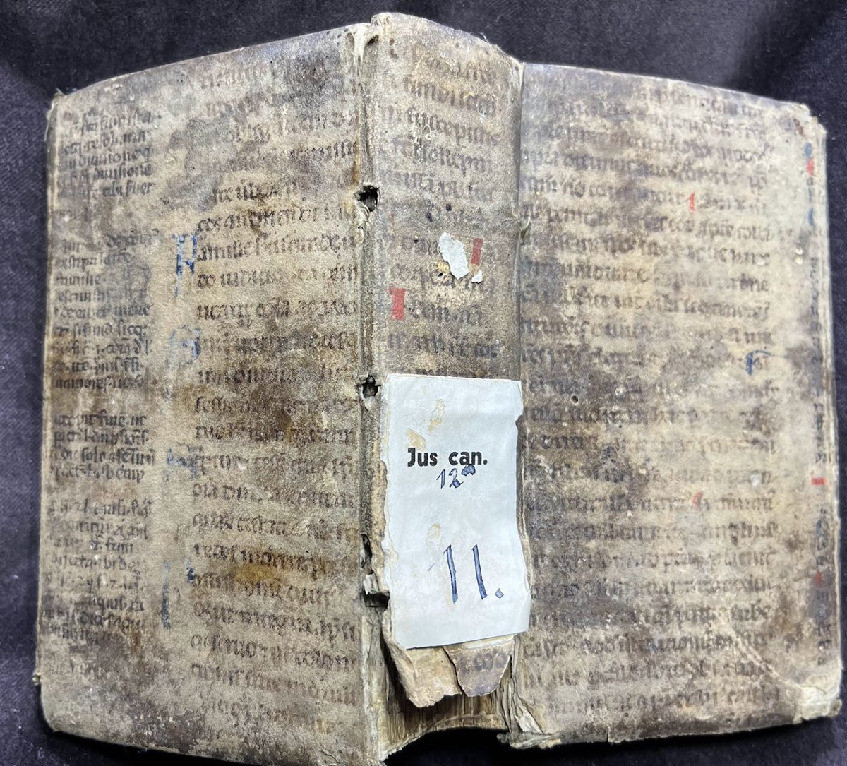 Politicorum Sive Civilis Doctrinae Libri Sex by Justus Lipsius (Lich (Germany) Conrad Neben - 1604) with a great glossed manuscript vellum binding! (unknown text, 15th C?) #fragmentFriday #bookhistory