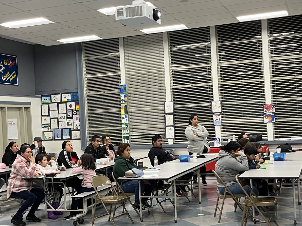lfgomezperez's tweet photo. Thank you to Ms. Guillen and Dr. Hernandez for a great DLI presentation to our Larsen TK/K parents! #hesdpride https://t.co/Rdop92oEd5