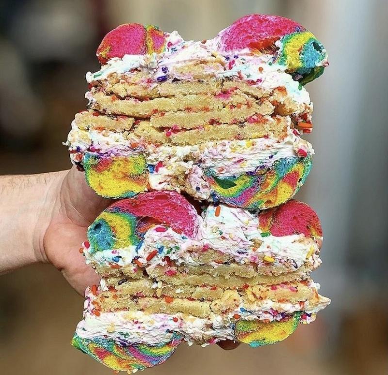 VegasPublicity_'s tweet photo. Celebrate National Bagel Day January 15 at The Bagel Nook – Las Vegas’ Newest Bagel Spot (w/ Video) https://t.co/R4kGMLaRwu by @Vegaspublicity_ @The_Bagel_Nook #bagels #overload #Summerlin #oreas #nutella #creamcheese #banana #burgers #chicken #salads #lasvegas https://t.co/jMiOWyZgap