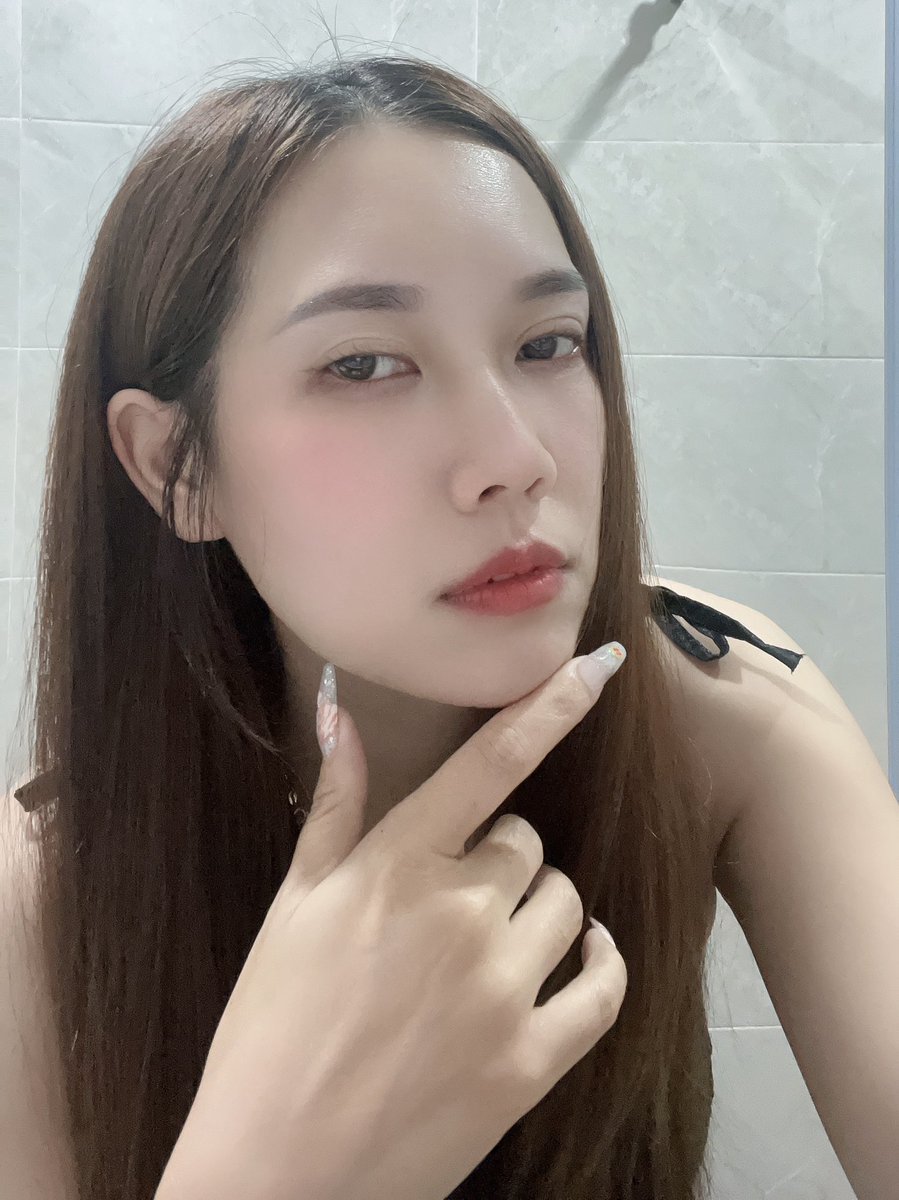 MissQ07567347's tweet photo. Ảnh này không cần cap vì em chính là nội dung 😎
#vietnamese 
#Enjoy 
#style https://t.co/aPAiUFXiy0