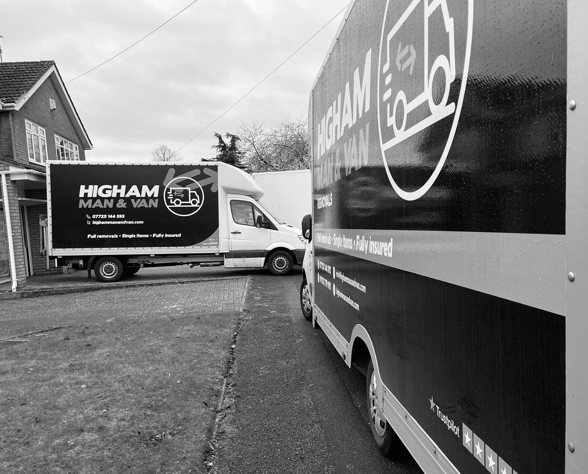 Black and grey doesn’t get in the way! 🚚🚛✔️ Moving you whatever the weather 👌🏻🌧️🌤️🌩️ #highammanandvanremovals #highamferrers #rushden #northamptonshire #removals #movinghome #movingoffice #moving #5starrated