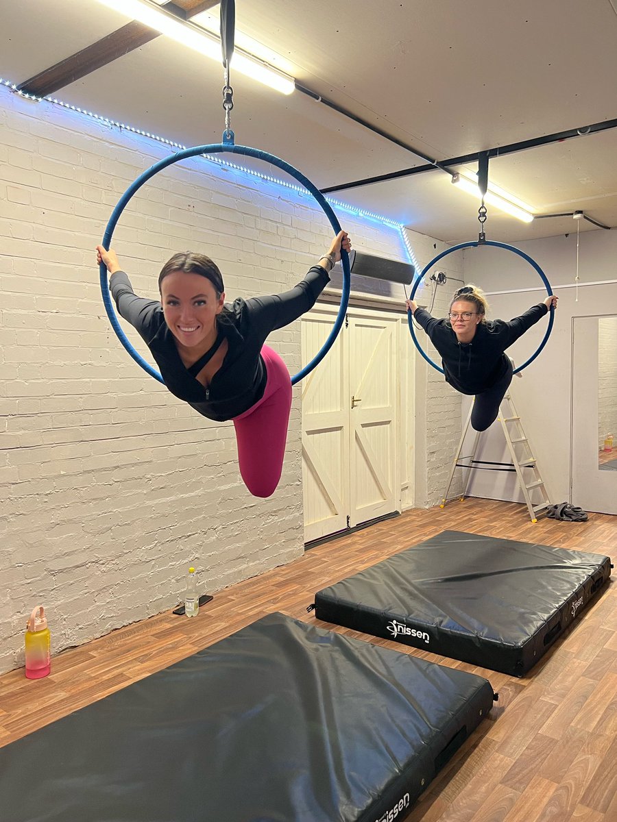 laurahessx's tweet photo. Next stop.. the circus 🤡 🎪 https://t.co/i65OtZEeIV