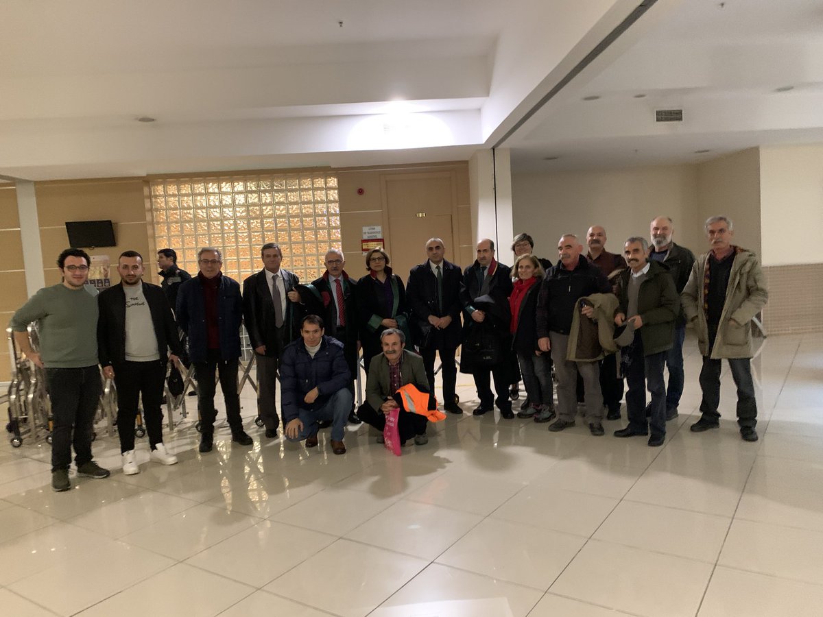 kurtuluspartisi's tweet photo. Hakkında “Tayyip Erdoğan’a hakaret” iddiasıyla onlarca kez dava açılan Genel Başkan’ımızın AKP’giller adlı çıkar amaçlı organize suç örgütünü bir kez daha yargılayacağı duruşma için İstanbul  Anadolu (Kartal) Adliyesindeyiz. https://t.co/bgP8x2sOan