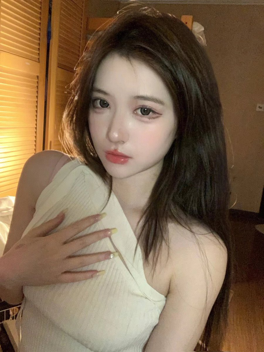 泡面需要三分钟，泡我只需要一句老婆在吗 https://t.co/lr1SZ2zEZF