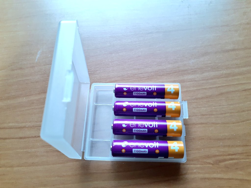IBARAKI_HT44's tweet photo. 単４ エネボルト届いた🔋

1100mAhはDSPラジオ用に🎵

#エネボルト #enevolt https://t.co/vniUqJS75Q